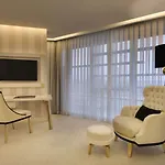 Ramada & Sisli מלון 4*