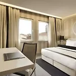 Ramada & Sisli