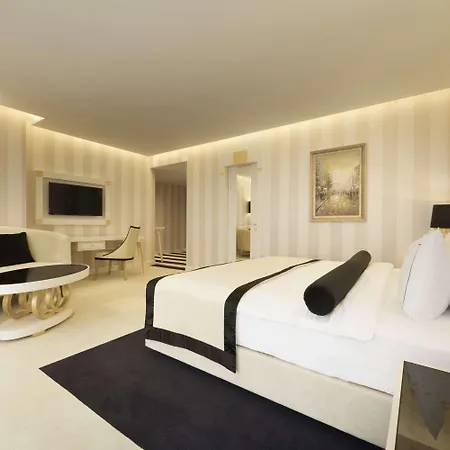 Ramada & Sisli