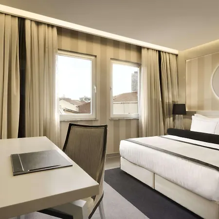 Szálloda Ramada & Sisli 4*