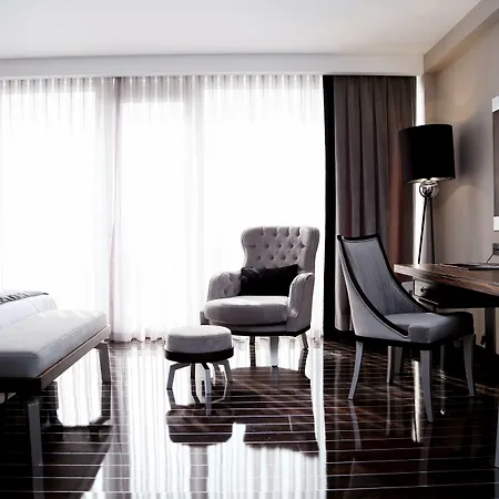 Ramada & Sisli Hotel