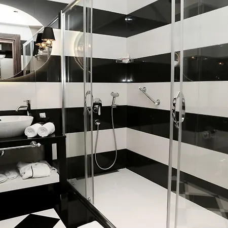 ホテル Ramada & Sisli 4*