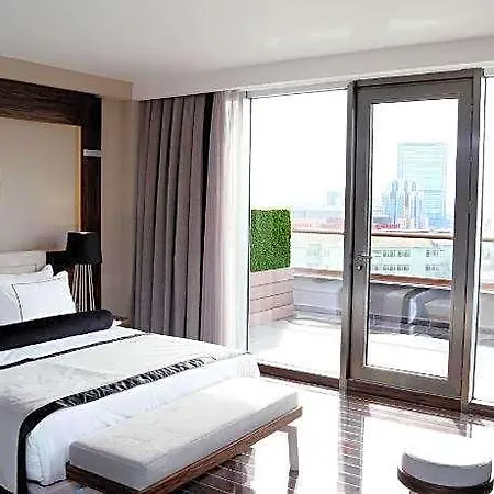 Ramada & Sisli מלון