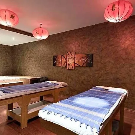 Ramada & Sisli מלון 4*
