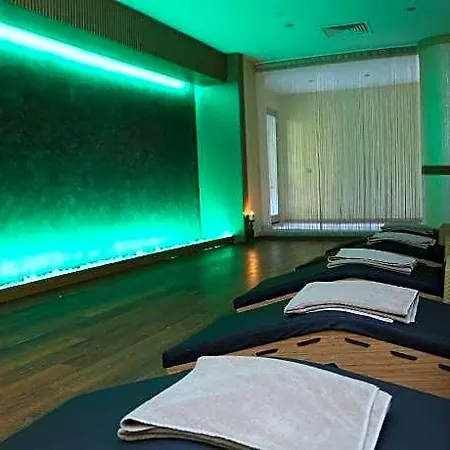 Ramada & Sisli