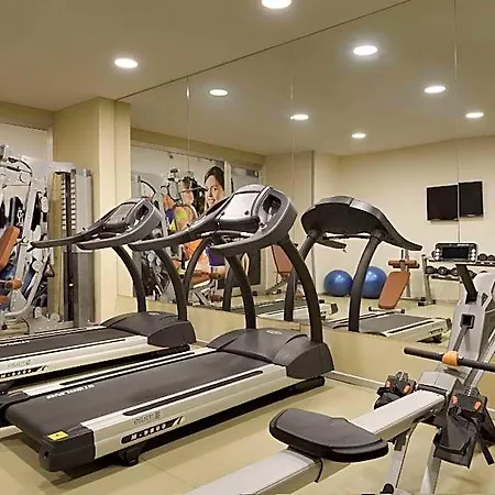 Ramada & Sisli מלון 4*