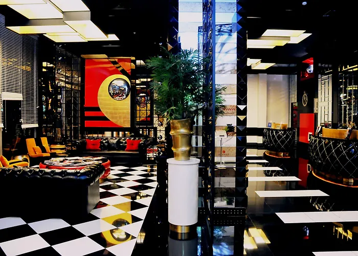 Ramada & Sisli فندق