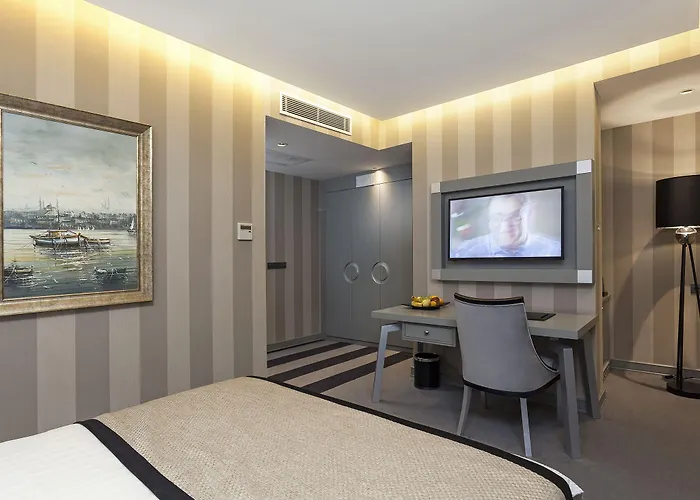 فندق Ramada & Sisli 4*