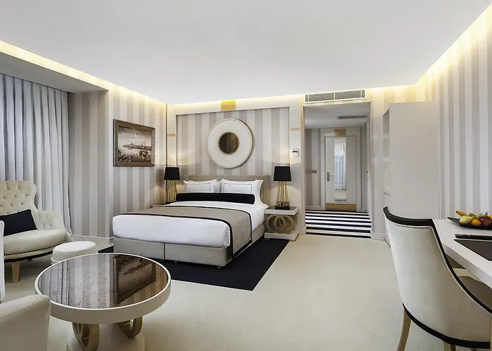 فندق Ramada & Sisli 4*