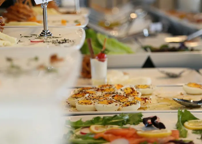 فندق Ramada & Sisli 4*