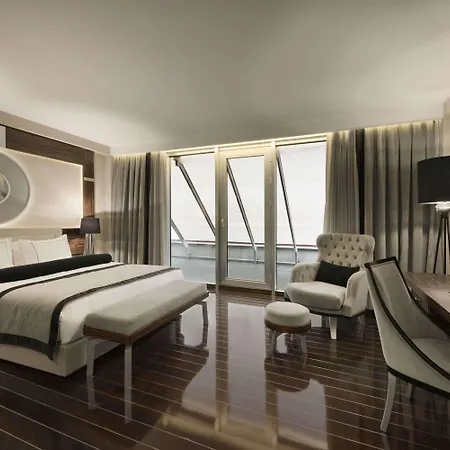 Ramada & Sisli