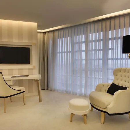 Ramada & Sisli ホテル 4*